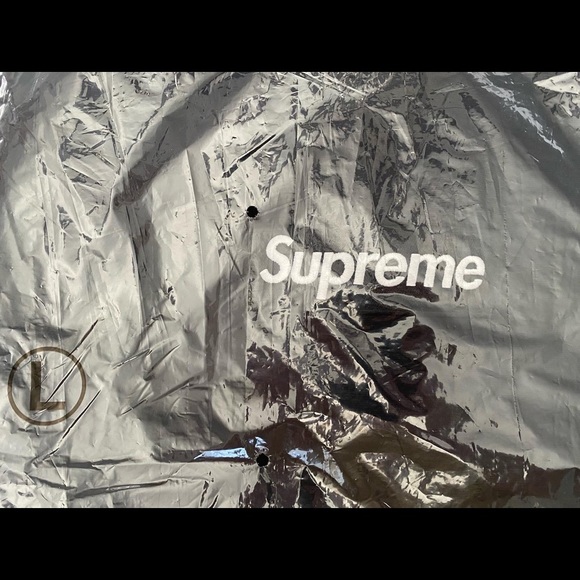 FW21 Supreme box logo hoodie - Picture 2 of 4